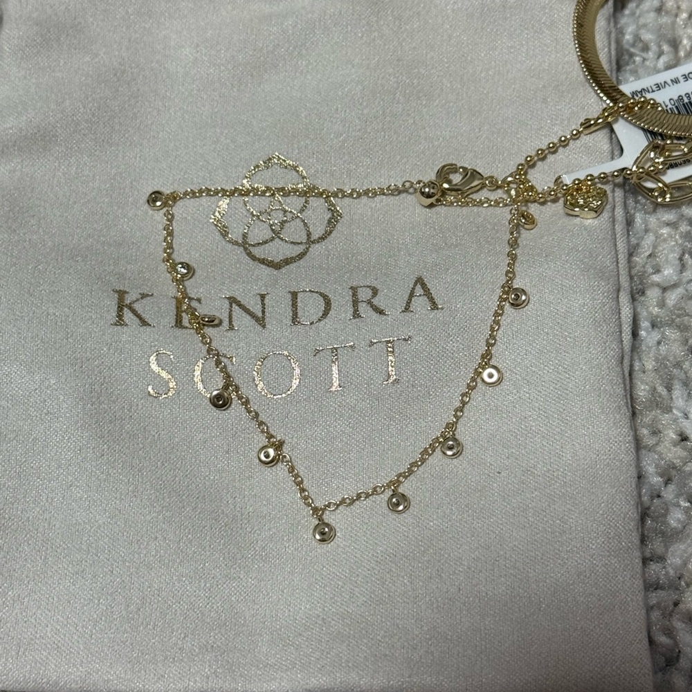 Kendra Scott Gold Bracelet - Picture 9 of 9